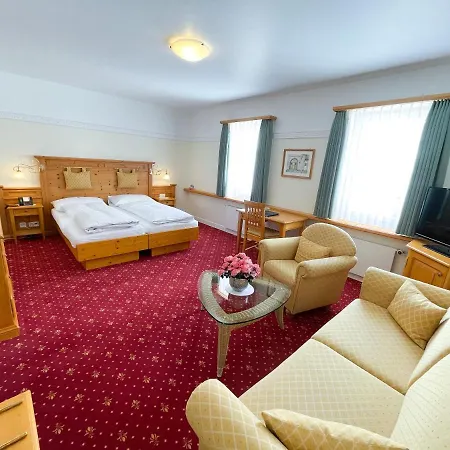 Engadinerhof Hotel 2*