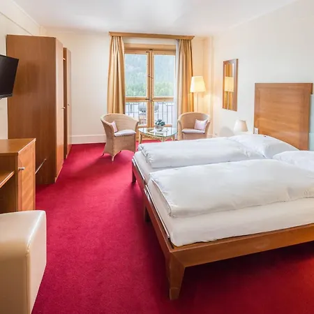 Hotel Engadinerhof 2*