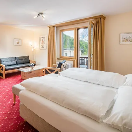 酒店 Boutique Hotel Engadinerhof - A Home For Generations 2*