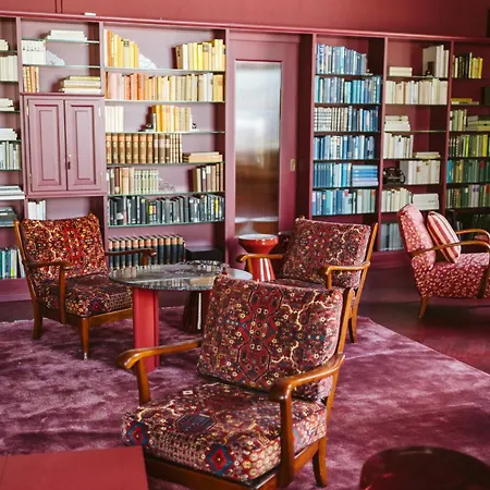 Отель Boutique Engadinerhof - A For Generations