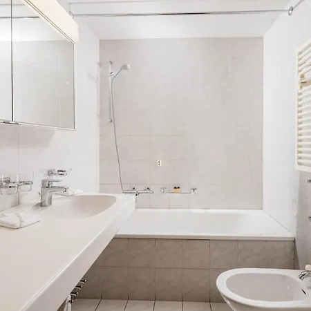 Boutique Engadinerhof - A For Generations Hotel 2*