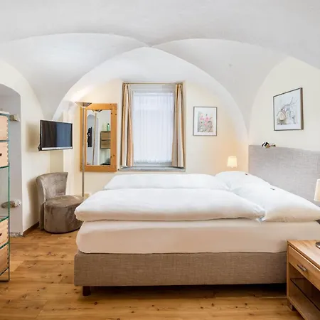 Hotel Boutique Engadinerhof - A For Generations Pontresina