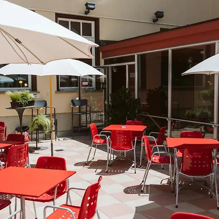 Boutique Engadinerhof - A For Generations فندق بونتريسنا