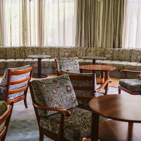 فندق Boutique Engadinerhof - A For Generations