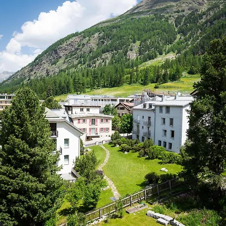 Boutique Engadinerhof - A For Generations 2* Pontresina