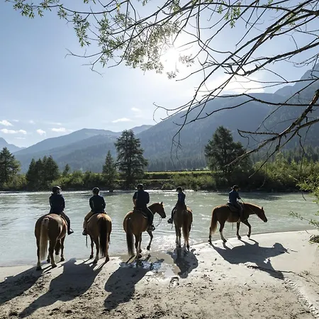 Boutique Engadinerhof - A For Generations 2* Pontresina